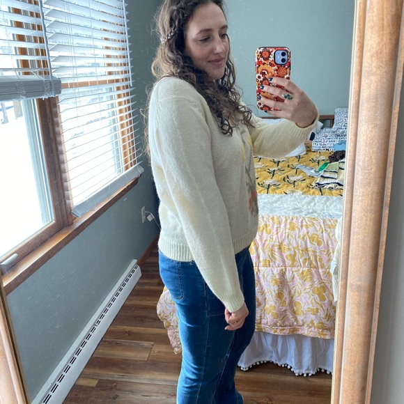 Vintage Floral Sweater - Picture 2 of 3